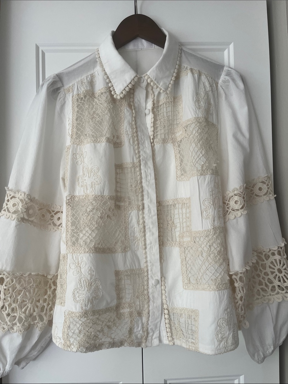 Seek the label Blouse - Picture 9 of 14
